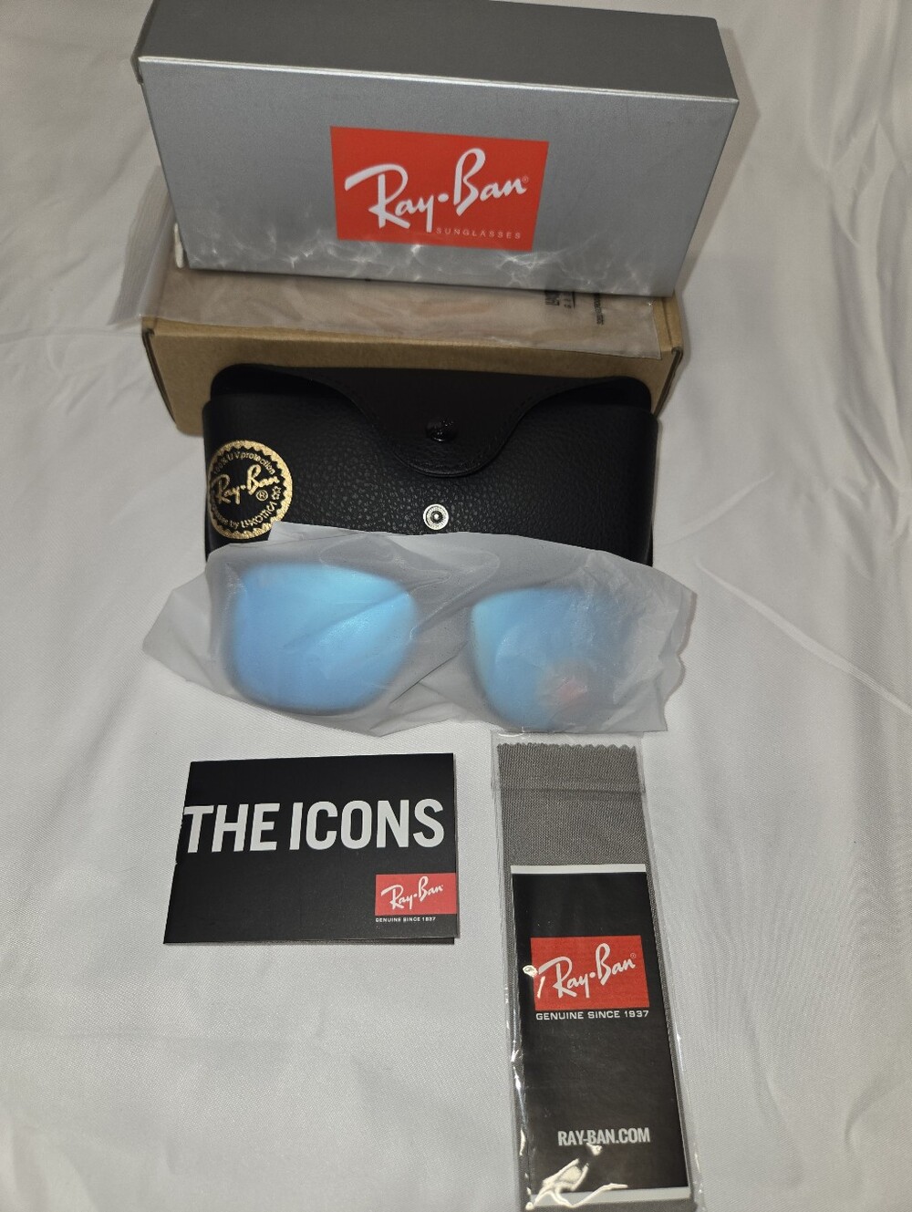 Ray-Ban Blue Mirror Sunglasses with Leather Case